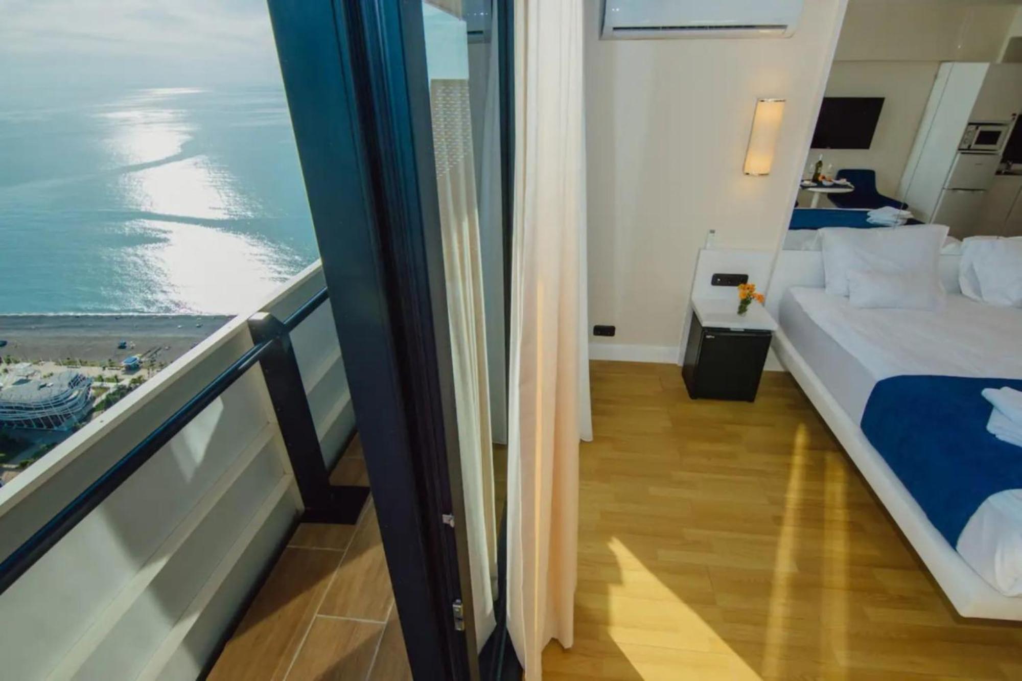 Relax And Unwind Premier Sea View Aparthotel In Μπατούμι Εξωτερικό φωτογραφία